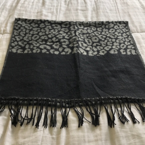 Chico’s Shawl - Picture 1 of 5